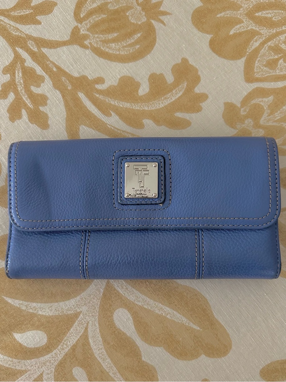 NWOT Tignanello Leather Wallet